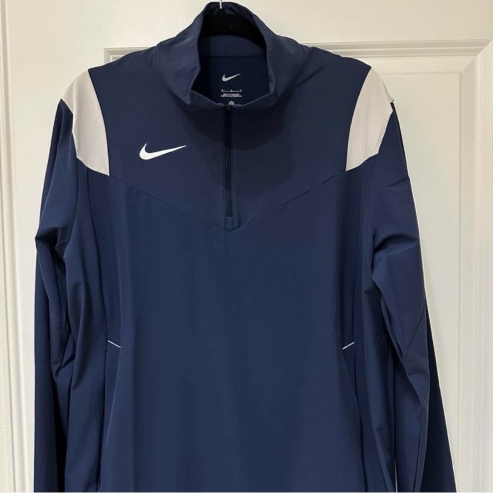 Nike Men's Blue and White Windbreaker